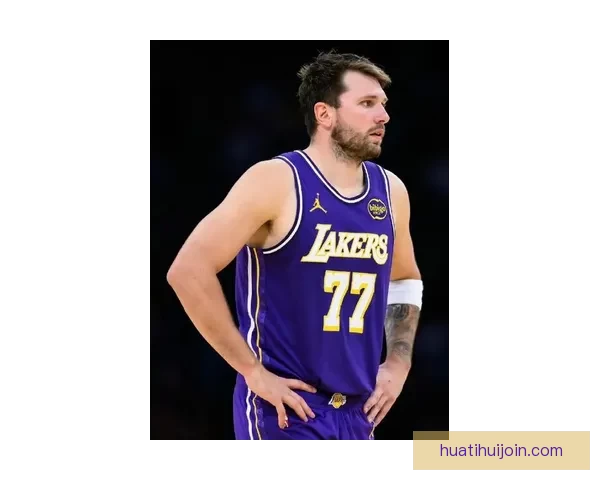 雷迪克：东契奇若持续当前表现本赛季有望赢得MVP 他是球队进攻核心